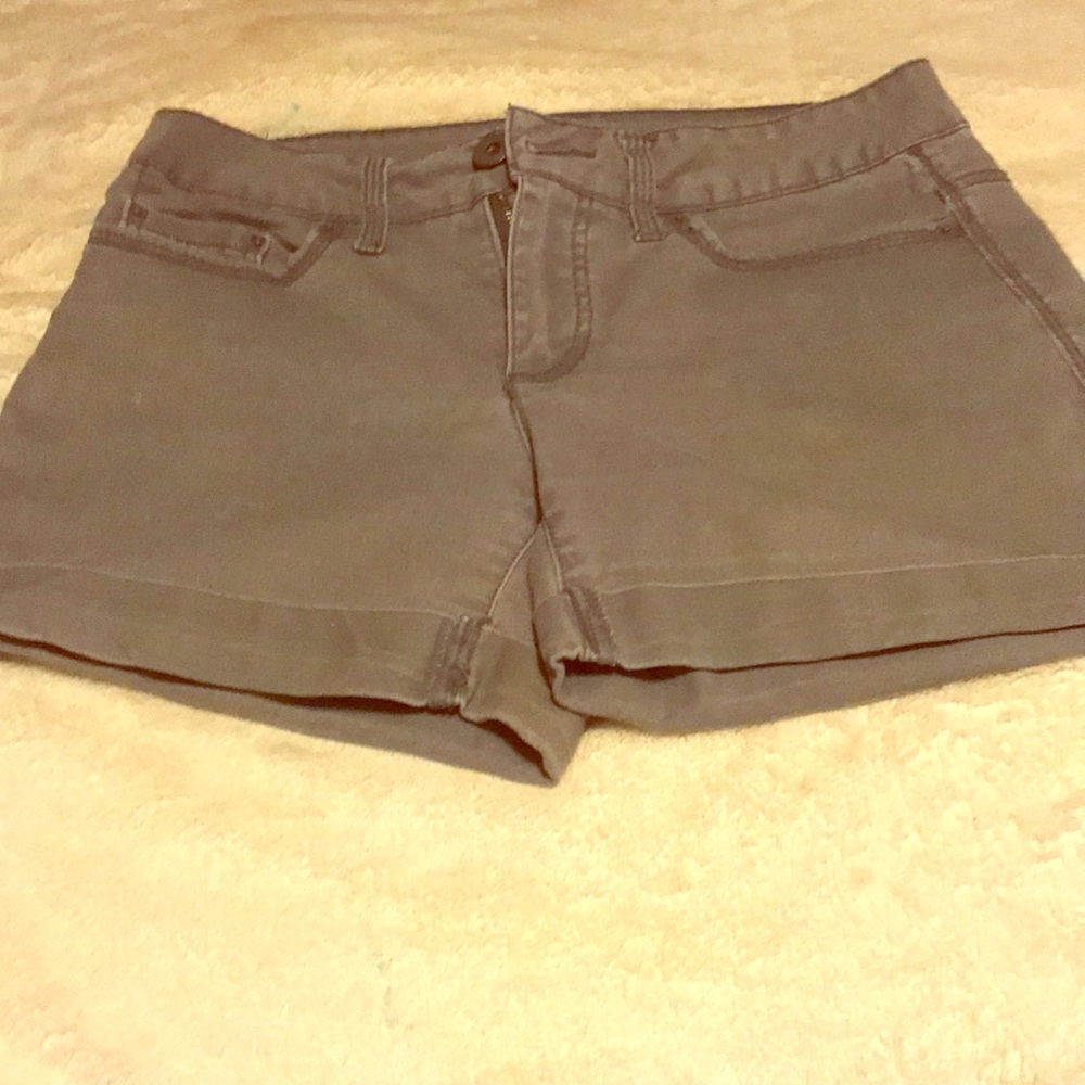 Grey shorts
